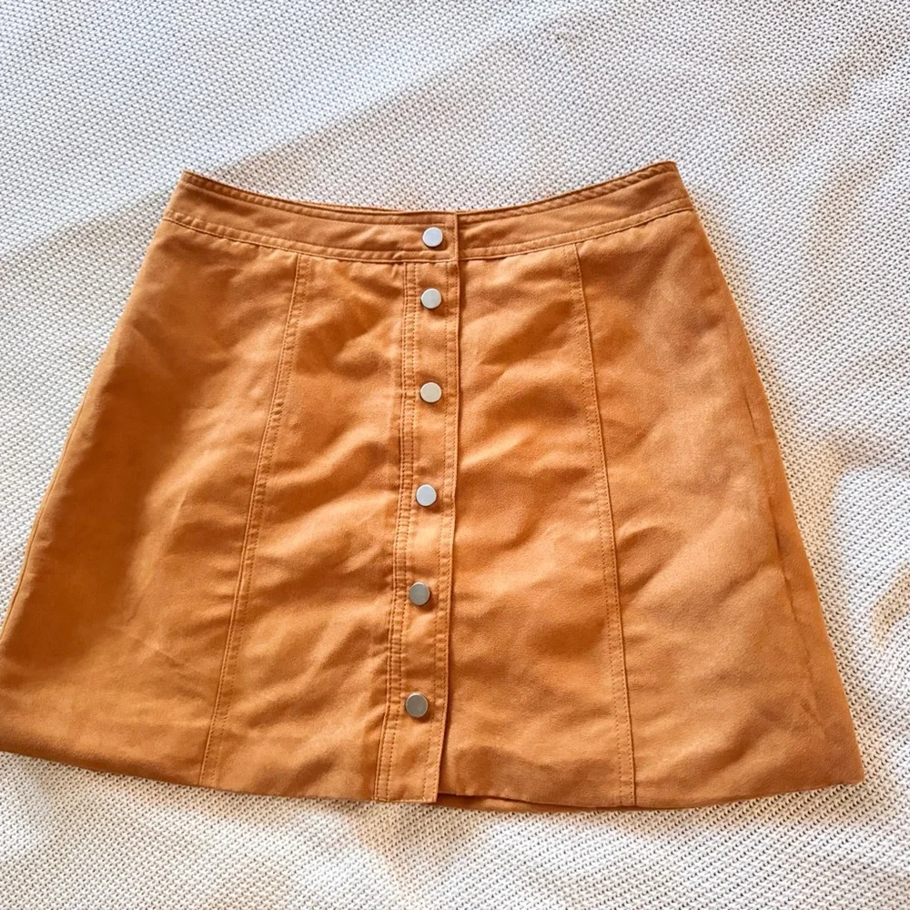 DIVIDED 16” Faux Leather Camel Tan Button Front Mini Skirt